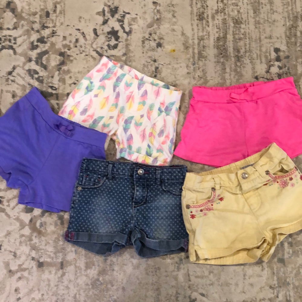 5 Pairs of 2t shorts for Summer